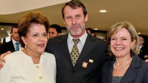 Eduardo entre Dilma e Gleisi Hofman