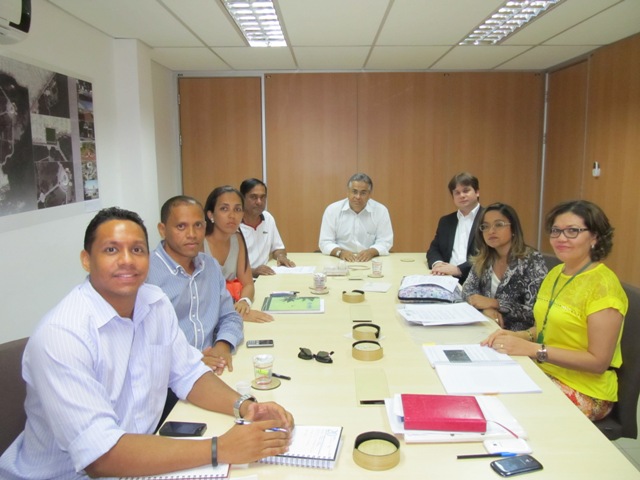  Prefeito Josemar Sobreiro, vice-prefeito Marconi Lopes e membros da comunidade se reuniram com o secretário de Meio Ambiente, Marcelo Coelho, para discutir a questão do lixão 
