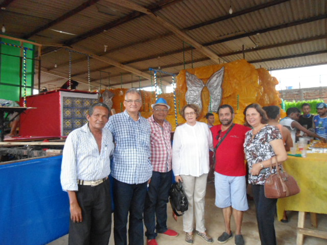 Clay Lago entre o presidente Ribão, Júlio Noronha, o carnavalesco Léo Lima e Margareth Cutrim